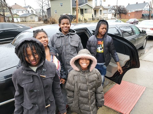 Project Ho! Ho! Ho! 2019 - Children Outside of the Car